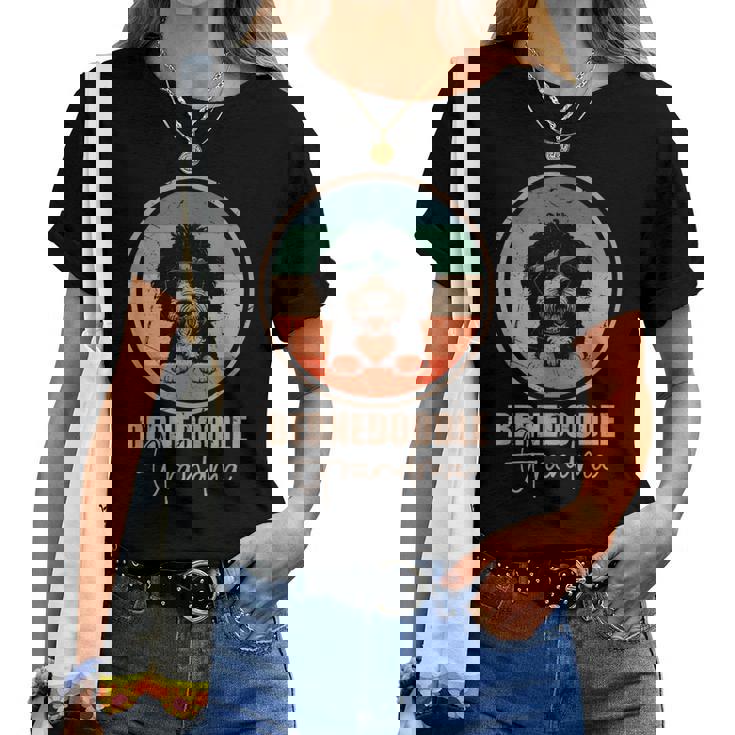 Vintage Bernedoodle Grandma Dog Owner Mom Women T-shirt