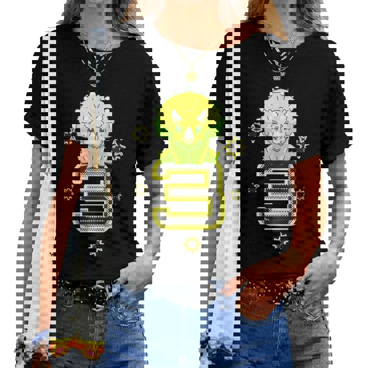 キッズ 3歳 赤ちゃん トリケラトプス 誕生日 恐竜 男の子 女の子 レディースTシャツ