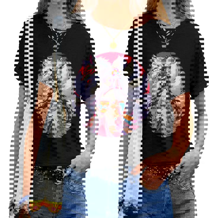 キツネ 九尾狐と日本アニメ 女の子 レディースTシャツ