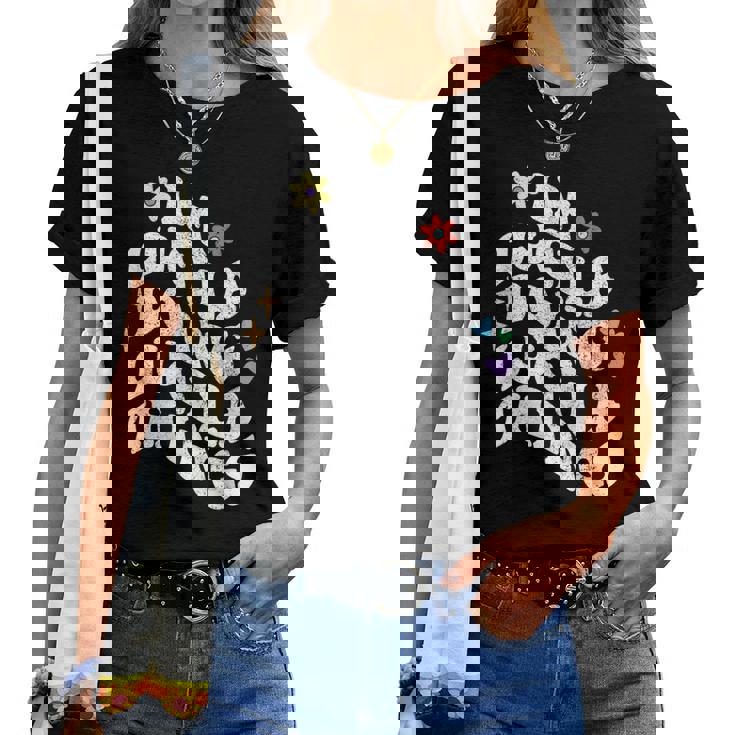 レトロ Groovy Im Lucila Doing Lucila Things 面白い母 レディースTシャツ