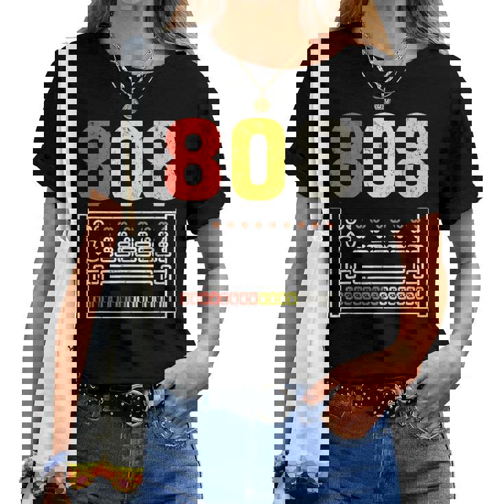 ヴィンテージ 808 ローランド ドラムマシン ギフト 男性 女性 ドラムに レディースTシャツ
