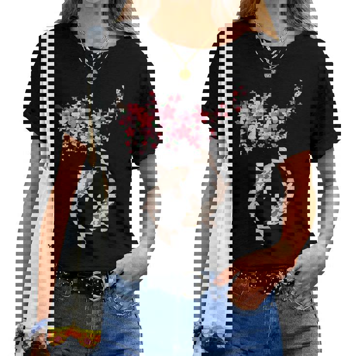 和鯉 鯉 錦鯉 魚 桜 男性 女性 レディースTシャツ