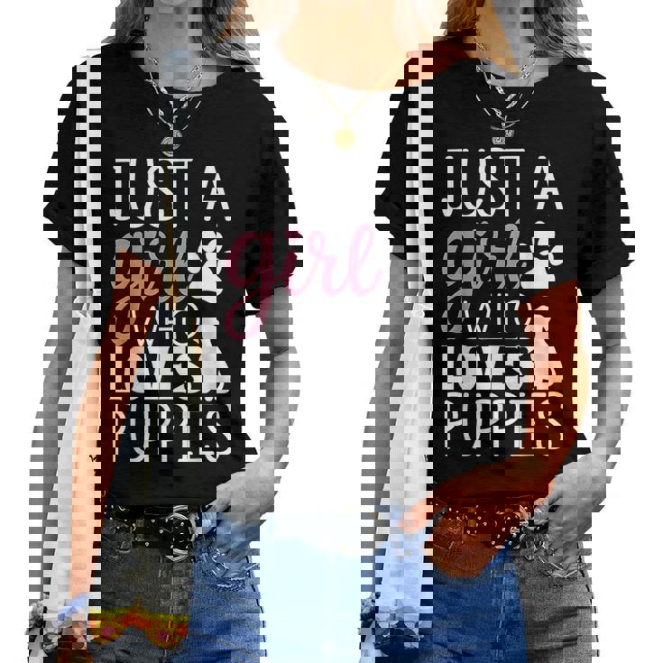 子犬 女の子 犬好き キュート ピンク 足跡プリント デザイン レディースTシャツ