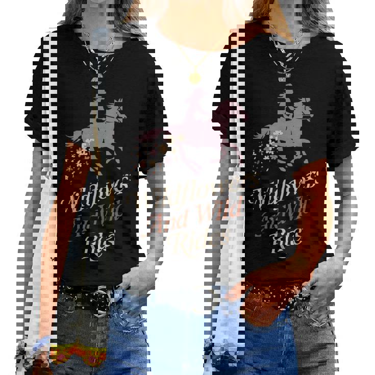 柔らかい カウガール フローラル ロデオ ウエスタン 美的 馬 女の子 レディースTシャツ