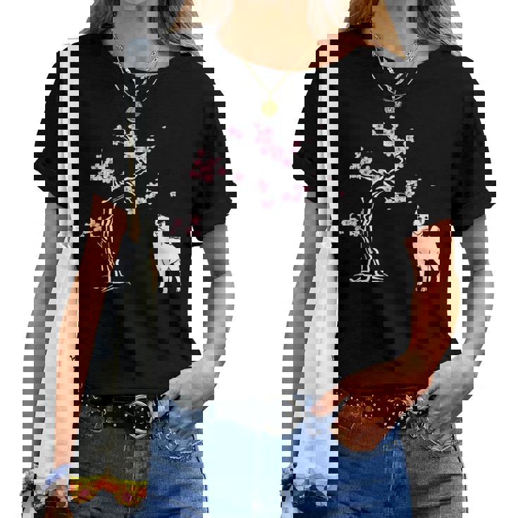 柴犬の桜hiba Inu Japanese Cherry Blossomakura レディースTシャツ