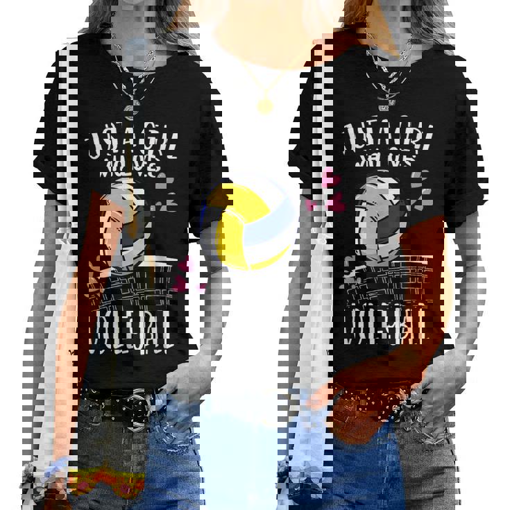 面白いバレーボール愛好家バレーボールを愛するただの女の子 レディースTシャツ