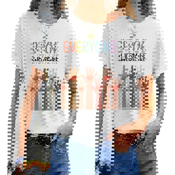 Everyone Is Welcome Here アイダホ 教師 男性 女性 キッズ レディースTシャツ
