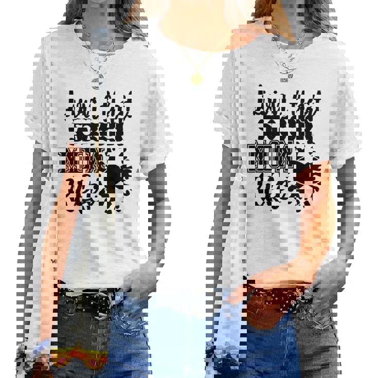 Livin' Thatoccer Mom Life ファニースポーツ 母の日 長袖tシャツ レディースTシャツ