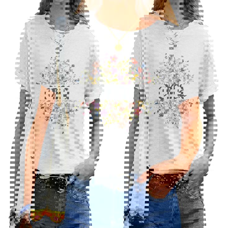 Oma For Grandma Women's Wildflower Floral Women T-shirt