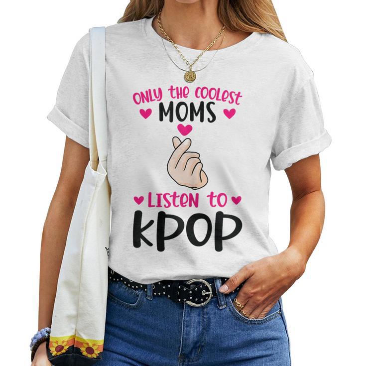 Seules Les Mamans Les Plus Cool Écoutent Les Produits Kpop Kpop T-shirt femme