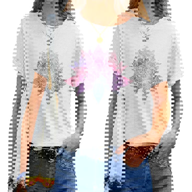 ヨガ 瞑想 カラフル ボーホー ロータス 曼荼羅 蓮の花 レディースTシャツ