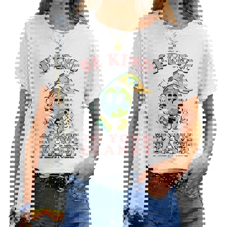 レトロ グルービー Be Kind To Your Planet Earth Day 70年代 80年代 4月 レディースTシャツ