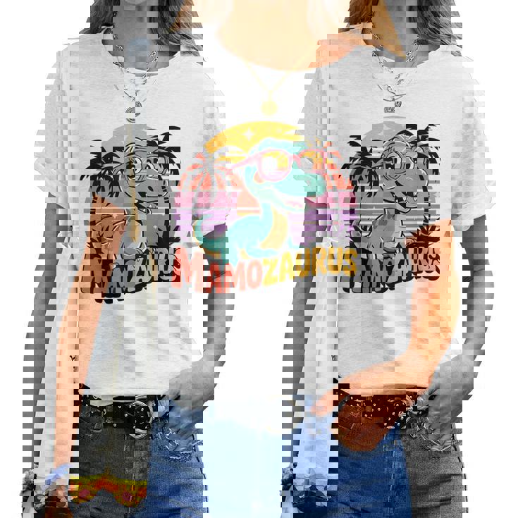 レトロマモザウルス恐竜ギフト ポーランドのお母さん Trexポーランド レディースTシャツ