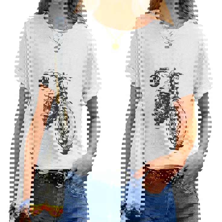 古希祝い バイク好き 車好き 父 男性 女性 クラシックバイク 70歳 I'm Not Old I'm Classic レディースTシャツ