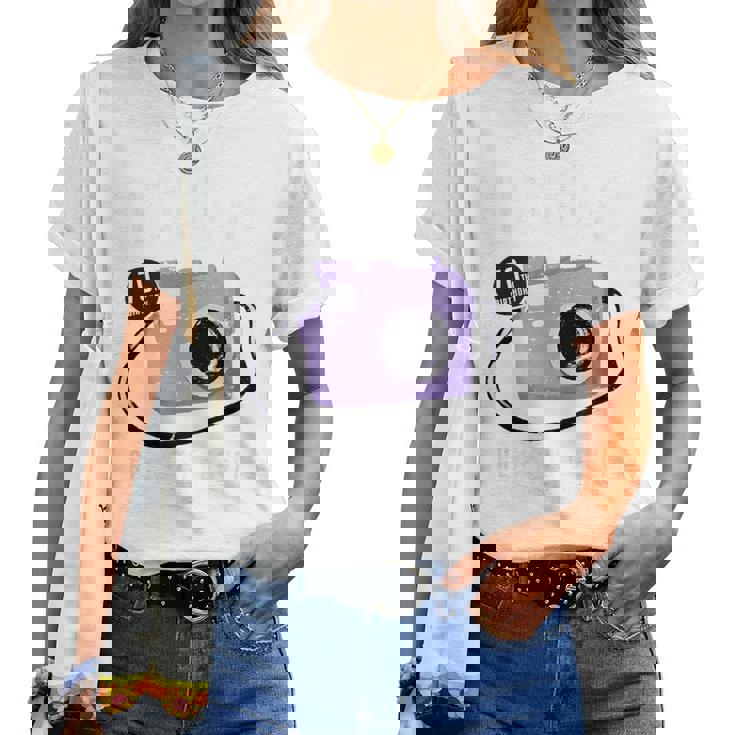 古希祝い 旅行好き 写真好き 撮影好き カメラ レトロ 父 母 男性 女性 70歳お祝い Ready To Travel レディースTシャツ