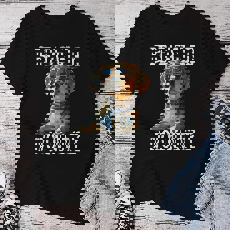 Beagle Mommyビーグル ママ フンデ ママについてつぶやく イングリッシュ・ビーグル ママ レディースTシャツ 面白い贈り物