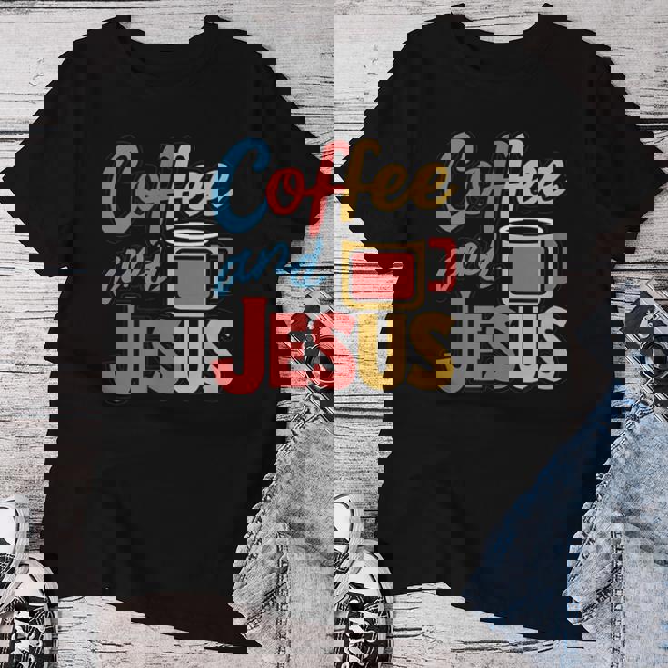 Coffee And Jesus Awesome Christian Caffeine Lover Church レディースTシャツ 面白い贈り物