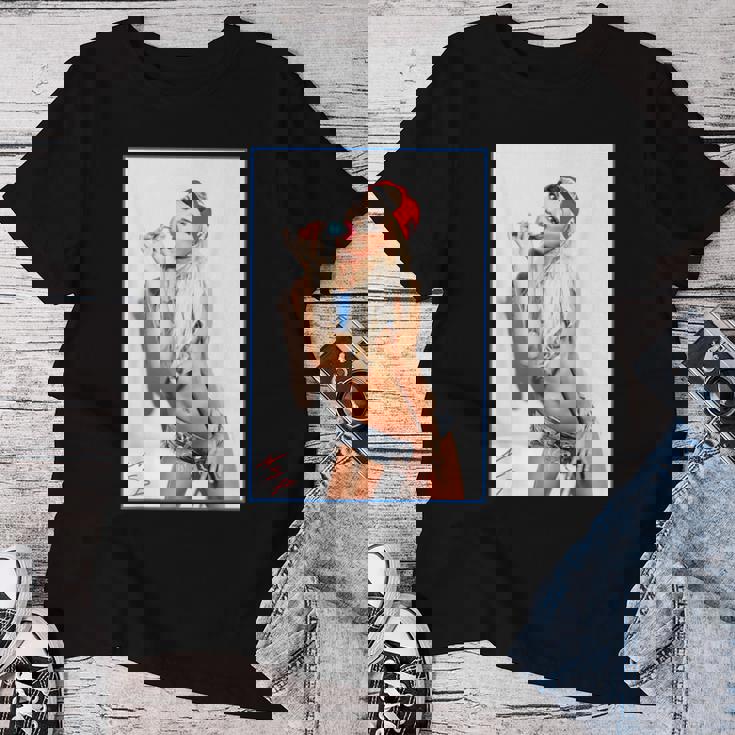 Hot Girl On 男性用 Ice Pop Pinup 2 レディースTシャツ 面白い贈り物