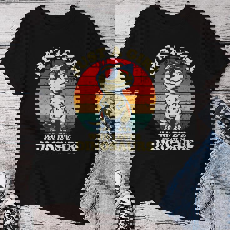 Just A Girl Who Loves Dinosaurs おもしろレトロ恐竜 T-Rex レディースTシャツ 面白い贈り物