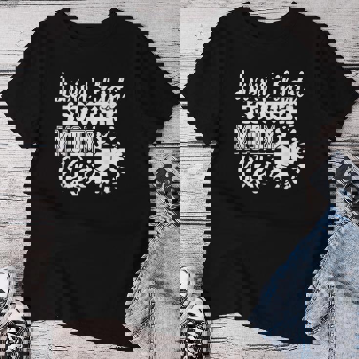 Livin' Thatoccer Mom Life ファニースポーツ 母の日 レディースTシャツ 面白い贈り物