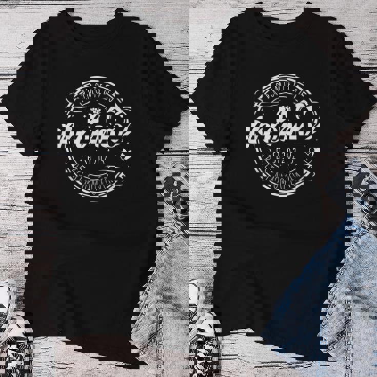 Momo Est 2025Oon To Be Momo 母の日 レディースTシャツ 面白い贈り物