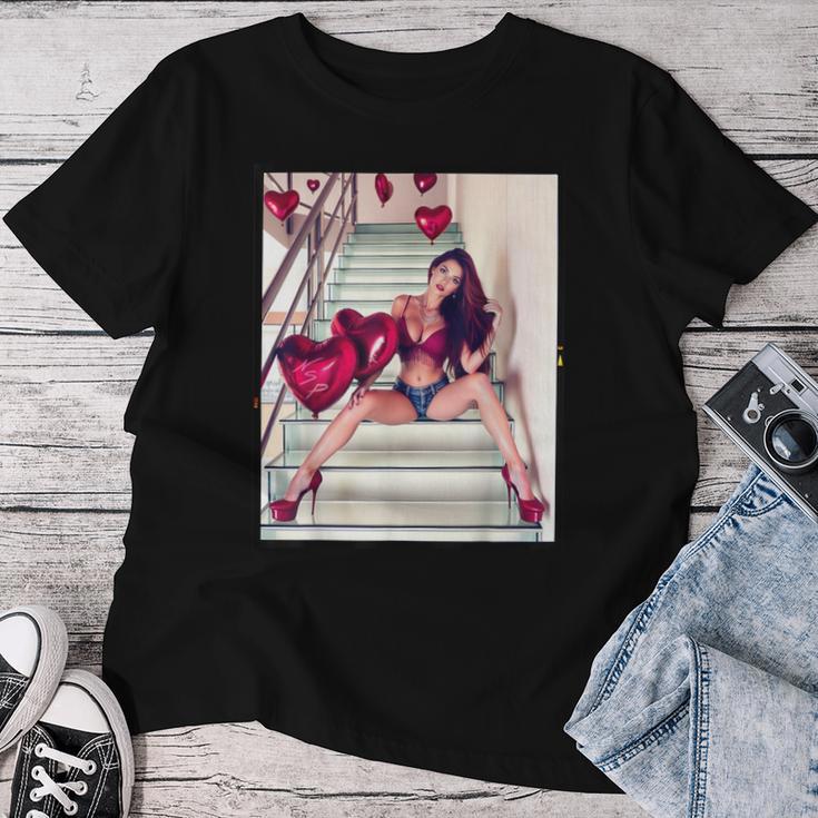 Pinup Girls 「バルーン付きセクシー赤毛ピンナップ1」 レディースTシャツ 面白い贈り物