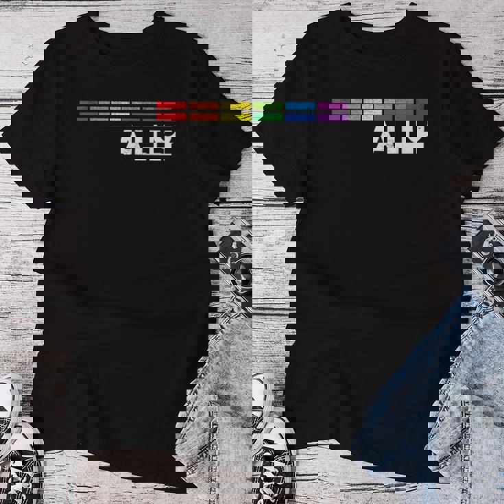 Proud Ally Bars Equality Lgbtq Rainbow Flag Gay Pride Ally レディースTシャツ 面白い贈り物