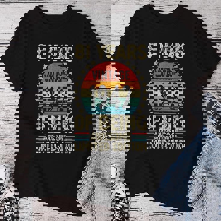 ヴィンテージ 1942 81 歳男性女性面白い誕生日アパレル レディースTシャツ 面白い贈り物