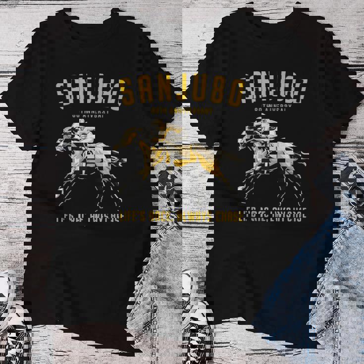 傘寿祝い 競馬好き うま 馬好き 父 母 男性 女性 80歳お祝い Life's Race Always Chase レディースTシャツ 面白い贈り物