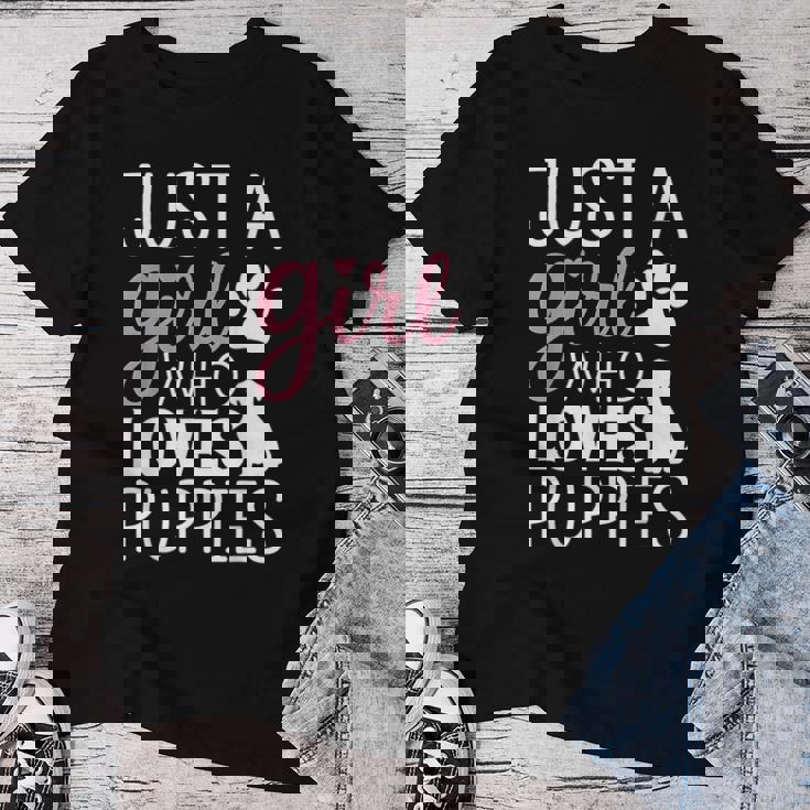 子犬 女の子 犬好き キュート ピンク 足跡プリント デザイン レディースTシャツ 面白い贈り物