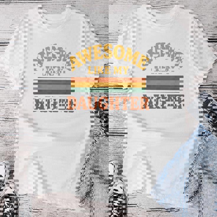 Awesome Like My Daughter レトロ親子絆ファミリー誇り娘 レディースTシャツ 面白い贈り物