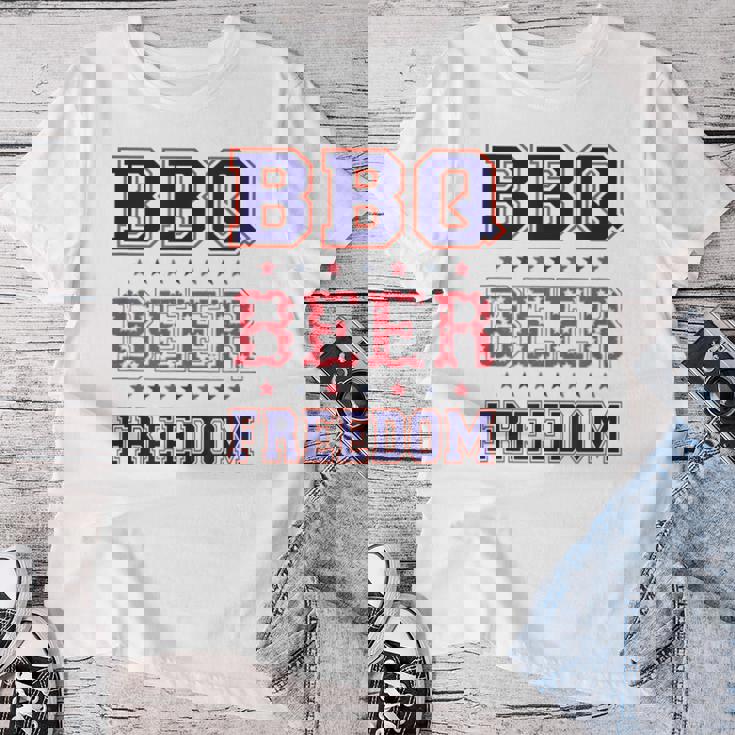 Bbq Beer Freedom レディースTシャツ 面白い贈り物