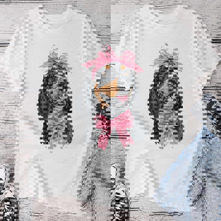 Coquette Bow Coonhound Dog Mom ピンクリボンガール レディースTシャツ 面白い贈り物