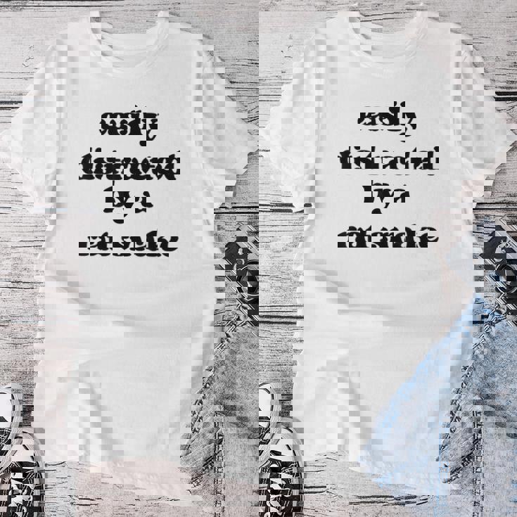 Easy Distracted By Anake Dad Mom Ratnake レディースTシャツ 面白い贈り物