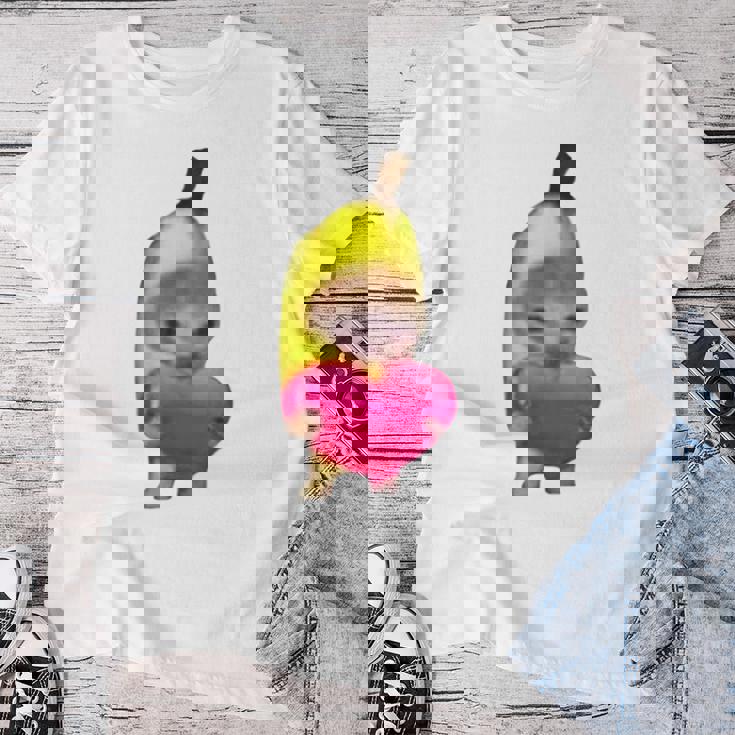 Happy Banana Cat レディースTシャツ 面白い贈り物