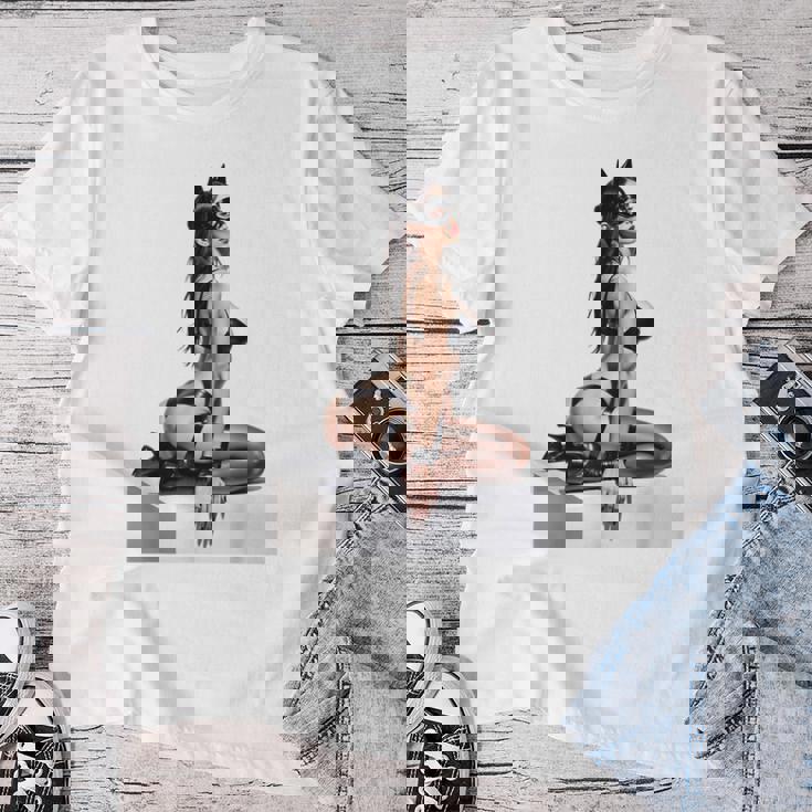 Sexy Girl グラフィックtシャツ セクシー「バッドキティ」ピンナップガール カットアウト。 レディースTシャツ 面白い贈り物