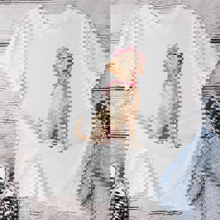 コケットボウ ラブラドールレトリバー 犬 ラボ ママ ピンクリボン 女の子 レディースTシャツ 面白い贈り物