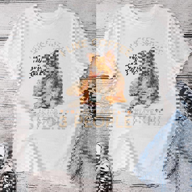 シェットランド・シープドッグ犬用シェルティ I Like Coffee Myheltie レディースTシャツ 面白い贈り物