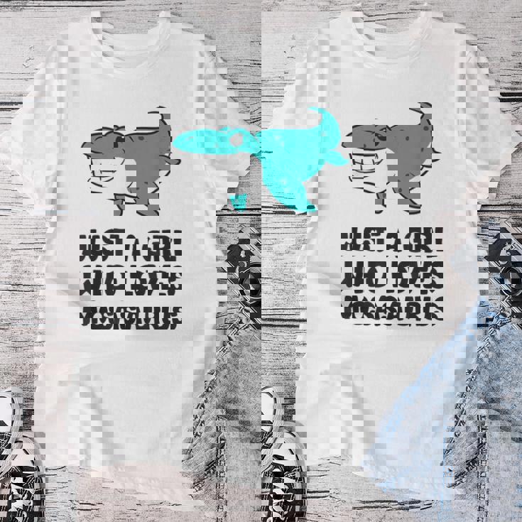 モササウルスが好きな女の子だけ レディースTシャツ 面白い贈り物