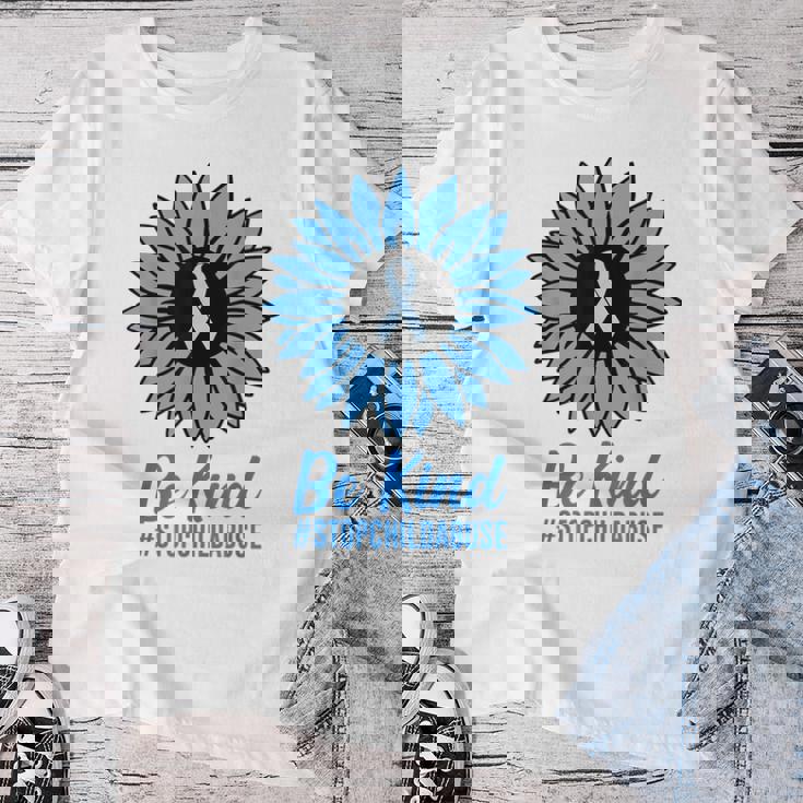 児童虐待防止 2025 Be Kind メンズ レディース キッズ レディースTシャツ 面白い贈り物