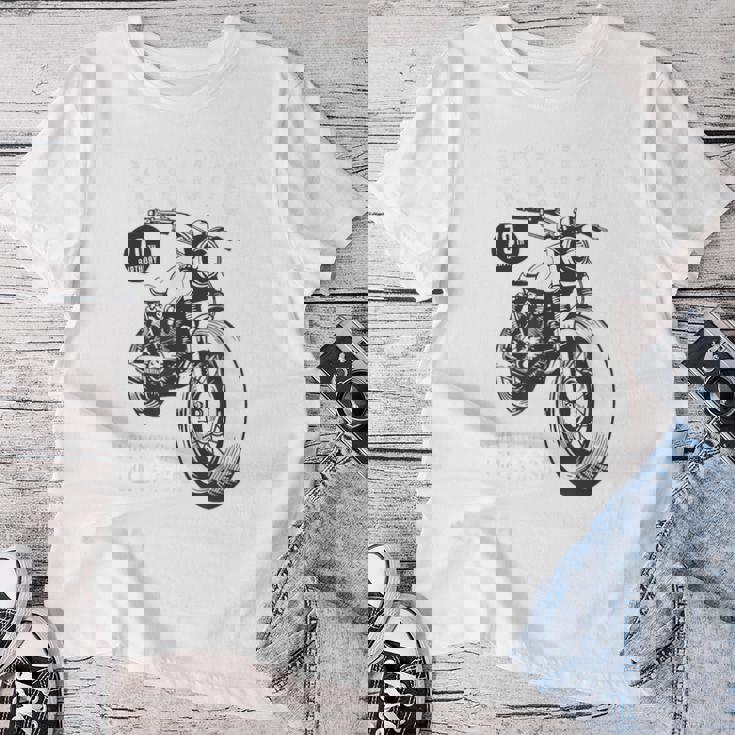 古希祝い バイク好き 車好き 父 男性 女性 クラシックバイク 70歳 I'm Not Old I'm Classic レディースTシャツ 面白い贈り物