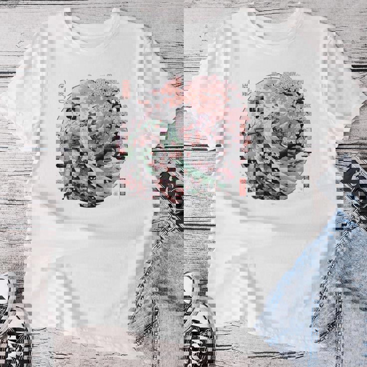 日本 浮世絵 京都 祇園甲部 五花街 桜 舞妓 着物 バックプリント レディースTシャツ 面白い贈り物