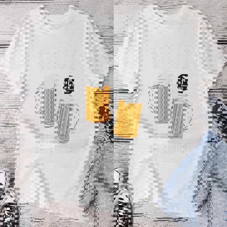 米寿祝い ビール好き 酒好き レトロ 父 母 男性 女性 88歳お祝い Cheers To Embracing Life レディースTシャツ 面白い贈り物