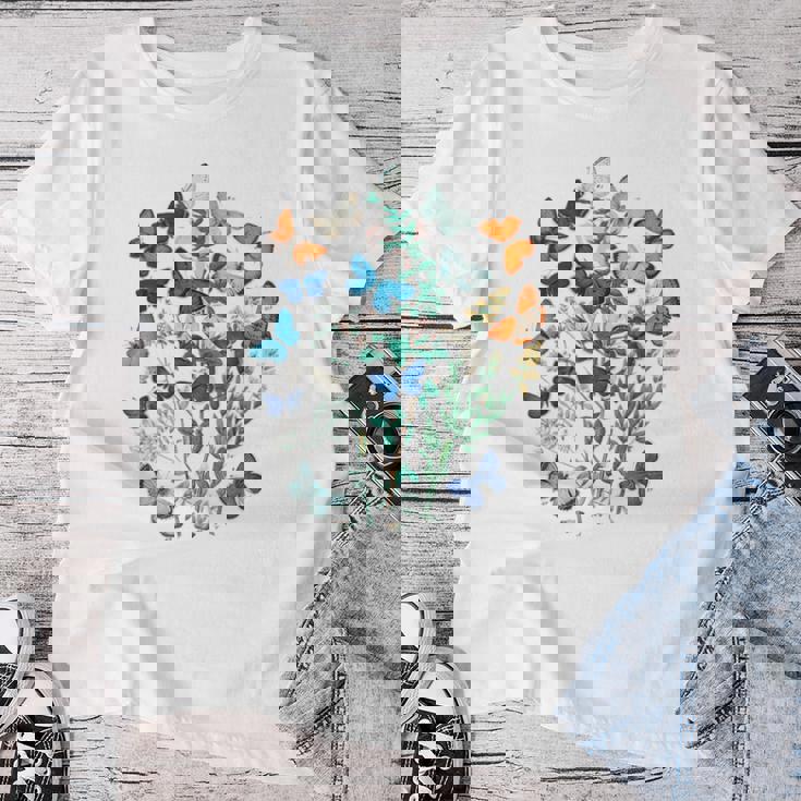 花 蝶々 かわいい フラワー 蝶 アート メンズ レディース 服 母 女性用 おしゃれ レディースTシャツ 面白い贈り物