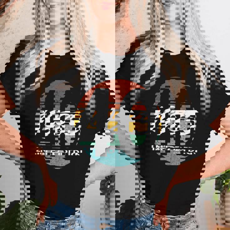 40歳の誕生日 男性 女性 40歳 1985年生まれ レディースTシャツ 彼女への贈り物