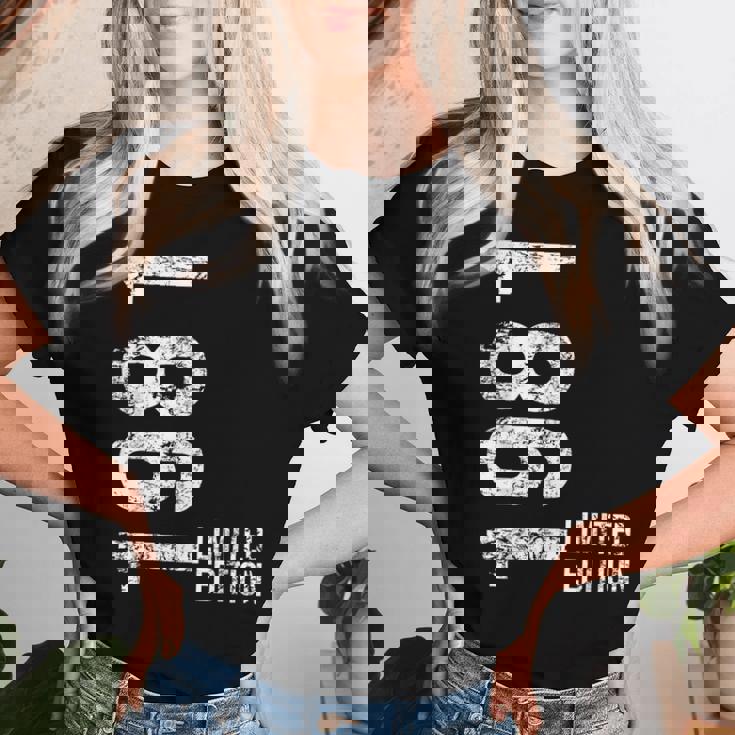 44歳の誕生日 男性 女性 44歳 1981年 誕生日プレゼント レディースTシャツ 彼女への贈り物