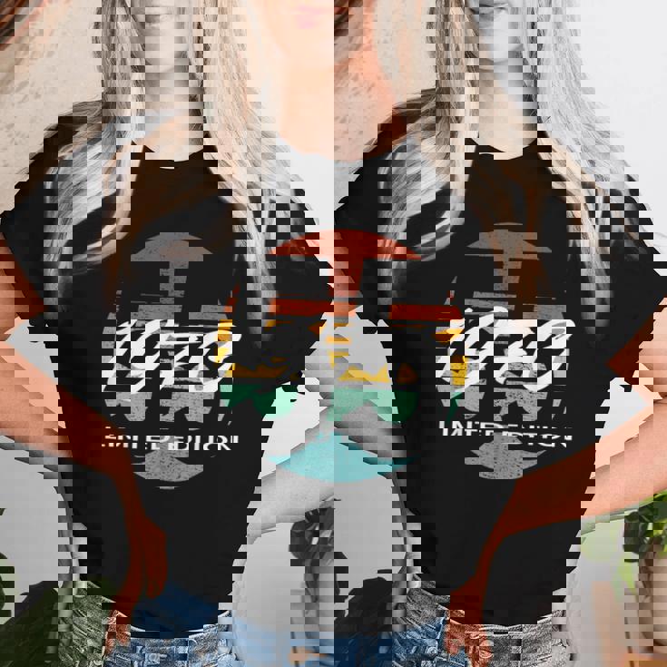 55歳の誕生日 男性 女性 55歳 1970年生まれ レディースTシャツ 彼女への贈り物