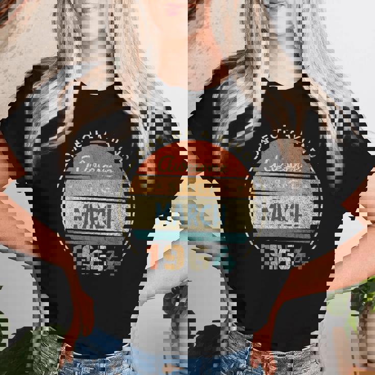 60歳の誕生日ギフト 男性 女性 60歳 3月 1964 レディースTシャツ 彼女への贈り物