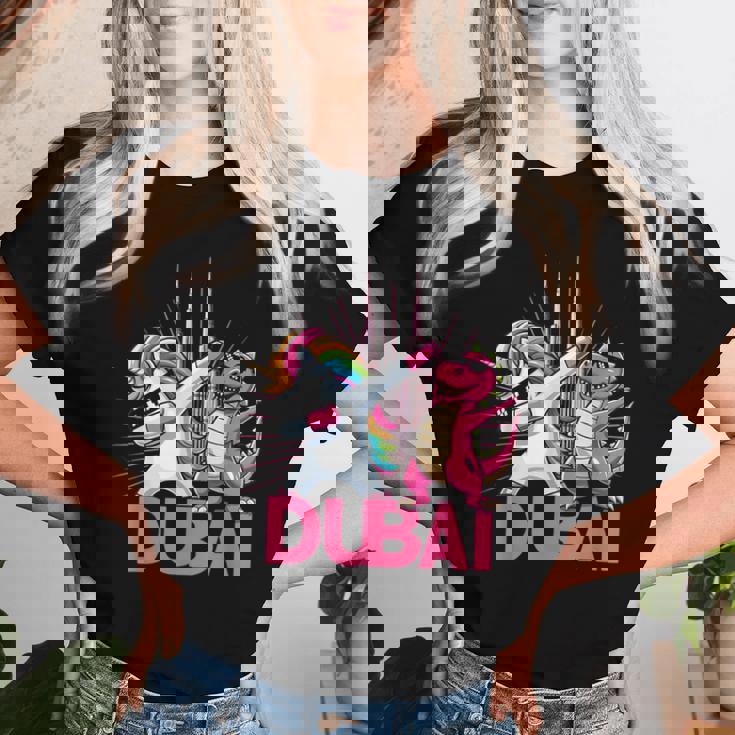 Dabbing ユニコーン 恐竜 男性 女性 男の子 女の子 キッズ ドバイ レディースTシャツ 彼女への贈り物