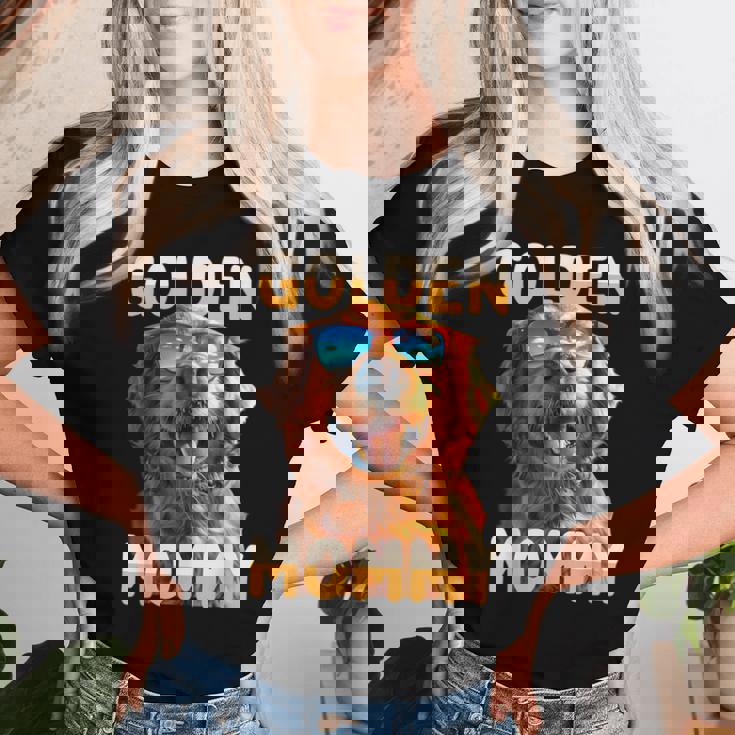 Golden Mommyゴールデン・ママ 母の日 ゴールデンレトリバー・ママ レディースTシャツ 彼女への贈り物